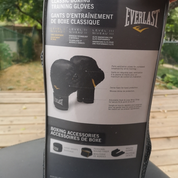 Everlast Classic Boxing Training Gloves Model 5312 Black 12 Oz - Picture 2 of 6